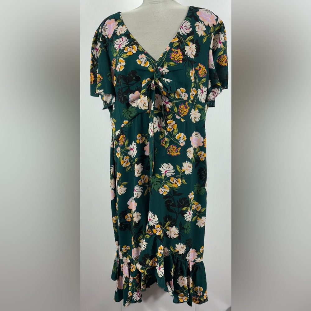 BNWT Floral Green Charles Henry dress size XXL